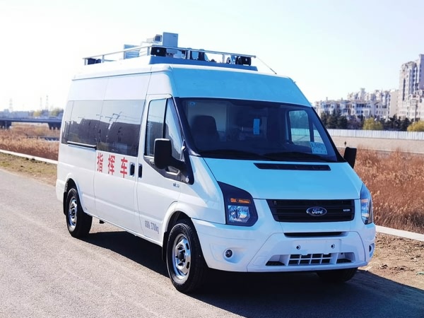 福特V348指挥车